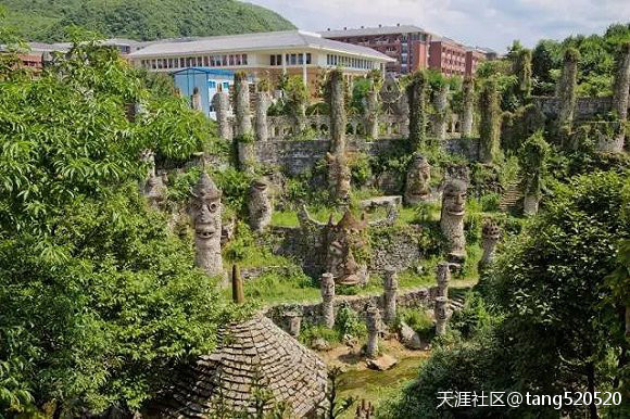 宋培伦花溪夜郎谷谷主20年在贵州的山谷建了一座奇幻城堡