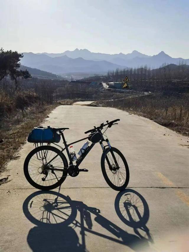 手机搬家:7天，800多公里！男孩与67岁爷爷一路骑行来山东上学